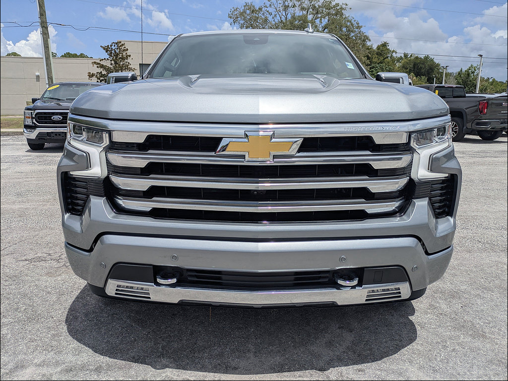 Used 2025 Chevrolet Silverado 1500 High Country AWD/4WD image 9