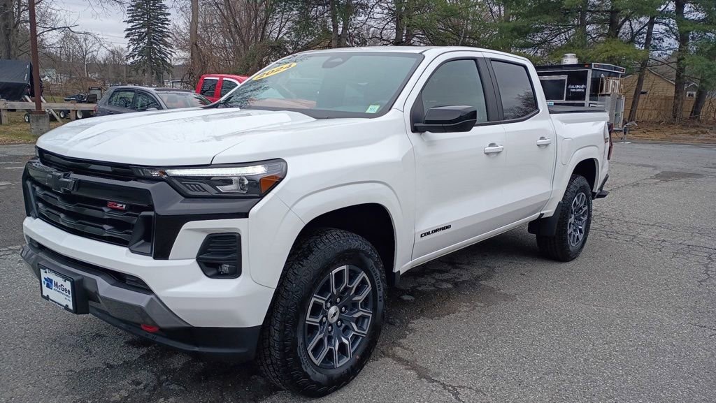 Used 2024 Chevrolet Colorado Z71 image 1