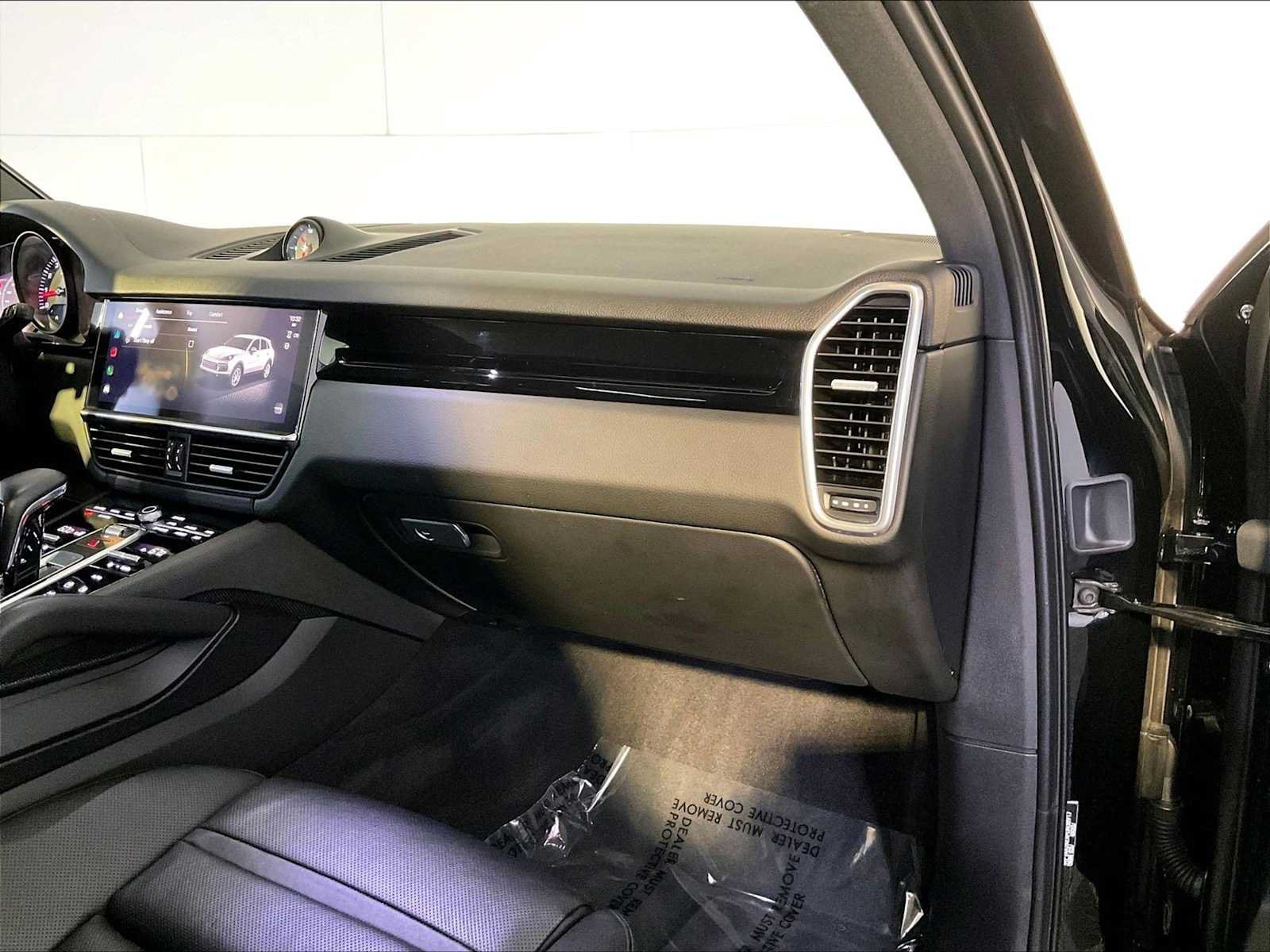 Certified 2023 Porsche Cayenne AWD/4WD image 22