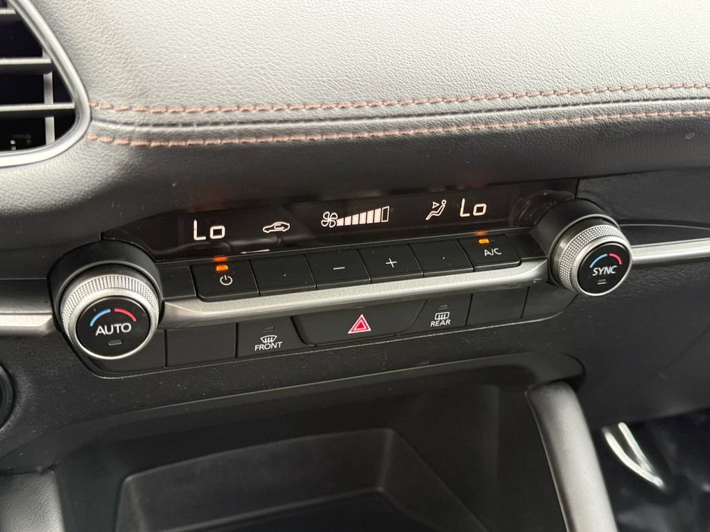 Used 2023 MAZDA MAZDA3 s FWD image 17