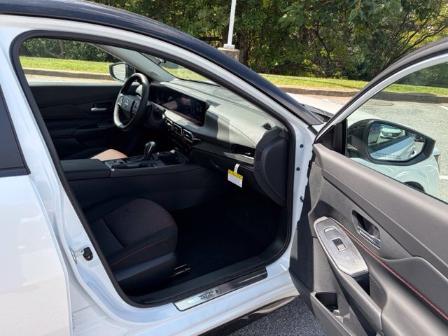 New 2027 Nissan Sentra SR w/ SR All Weather Package FWD image 24