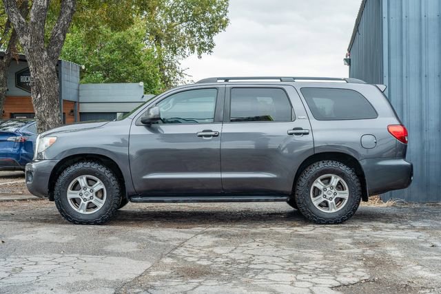 Used 2013 Toyota Sequoia SR5 image 3