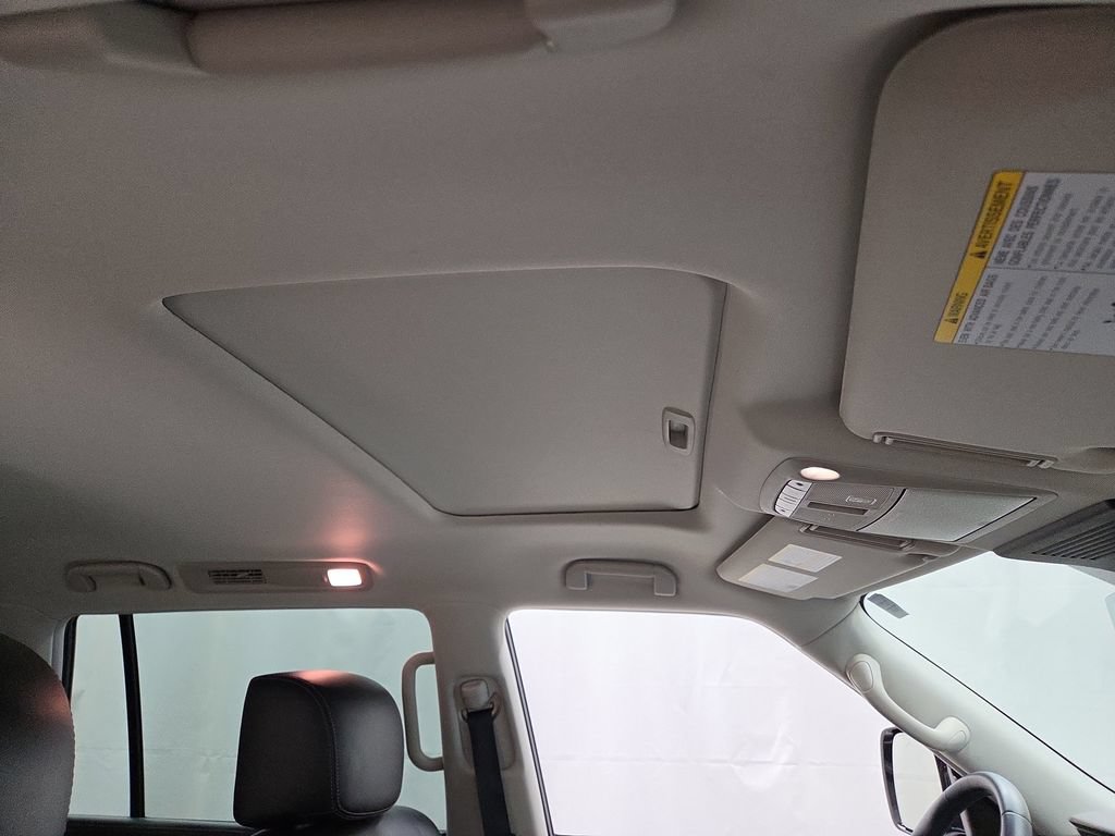 Used 2022 Nissan Armada Platinum w/ Captain's Chairs Package AWD/4WD image 13