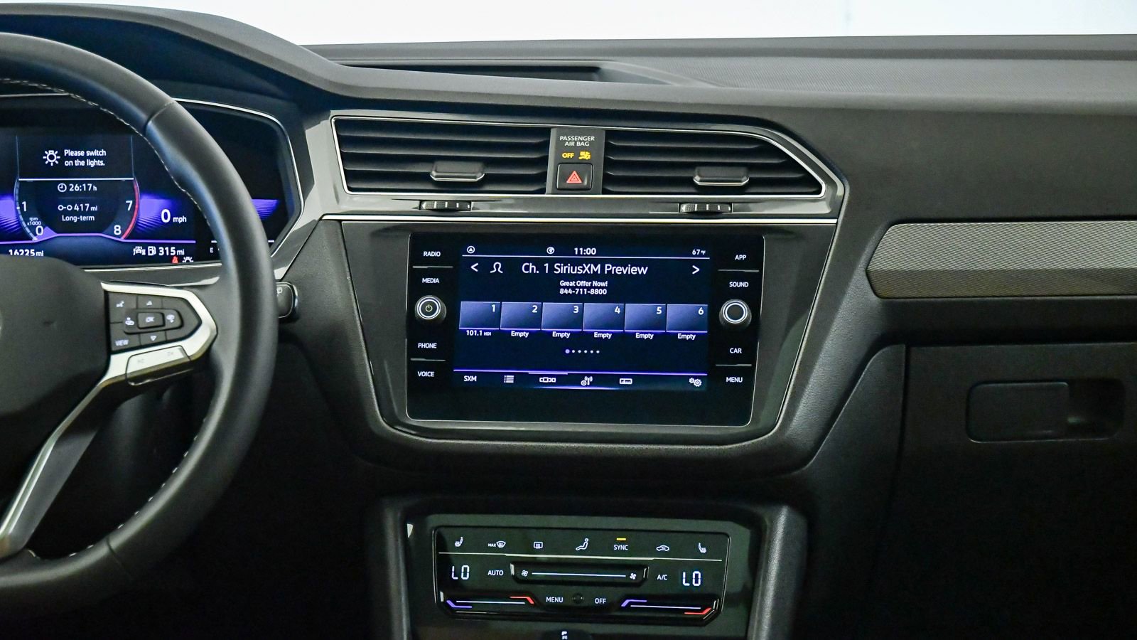 Used 2023 Volkswagen Tiguan SE R-Line image 14