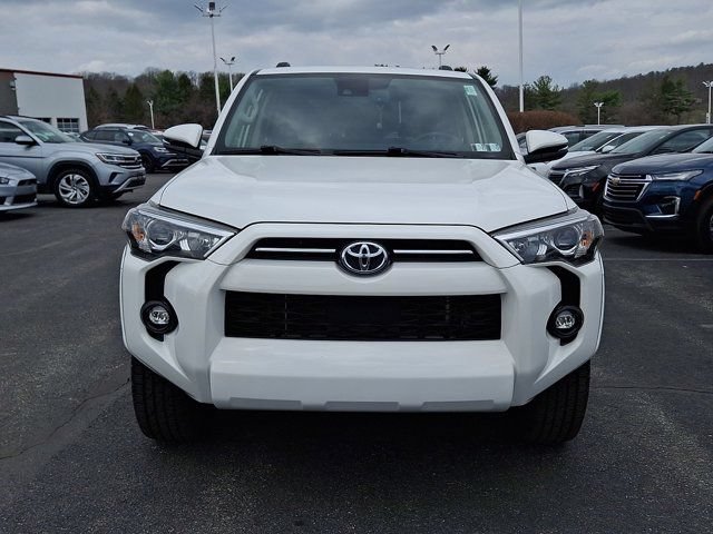 Used 2022 Toyota 4Runner SR5 Premium w/ Moonroof Package RWD image 2