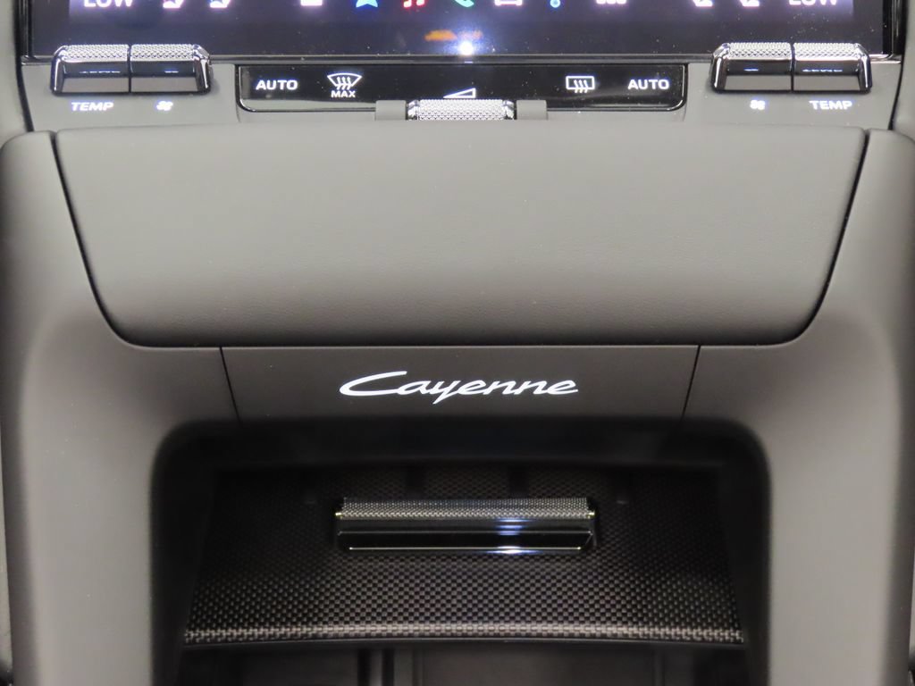 New 2026 Porsche Cayenne Turbo AWD/4WD image 32
