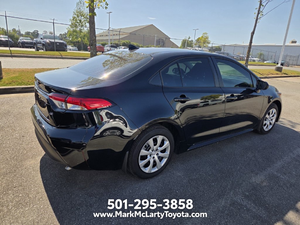 Used 2026 Toyota Corolla LE FWD image 5