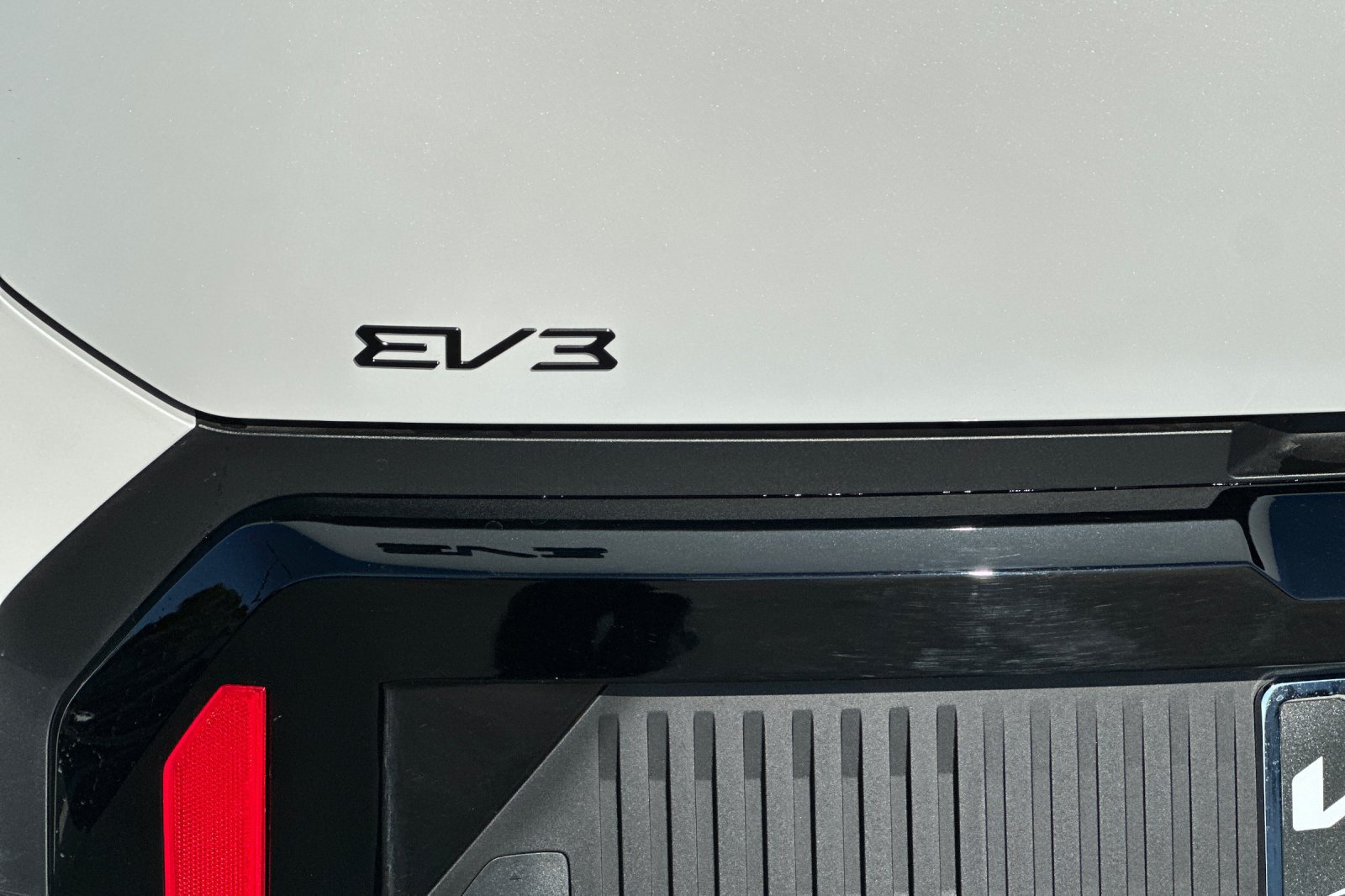 New 2027 Kia EV3 Wind FWD image 27
