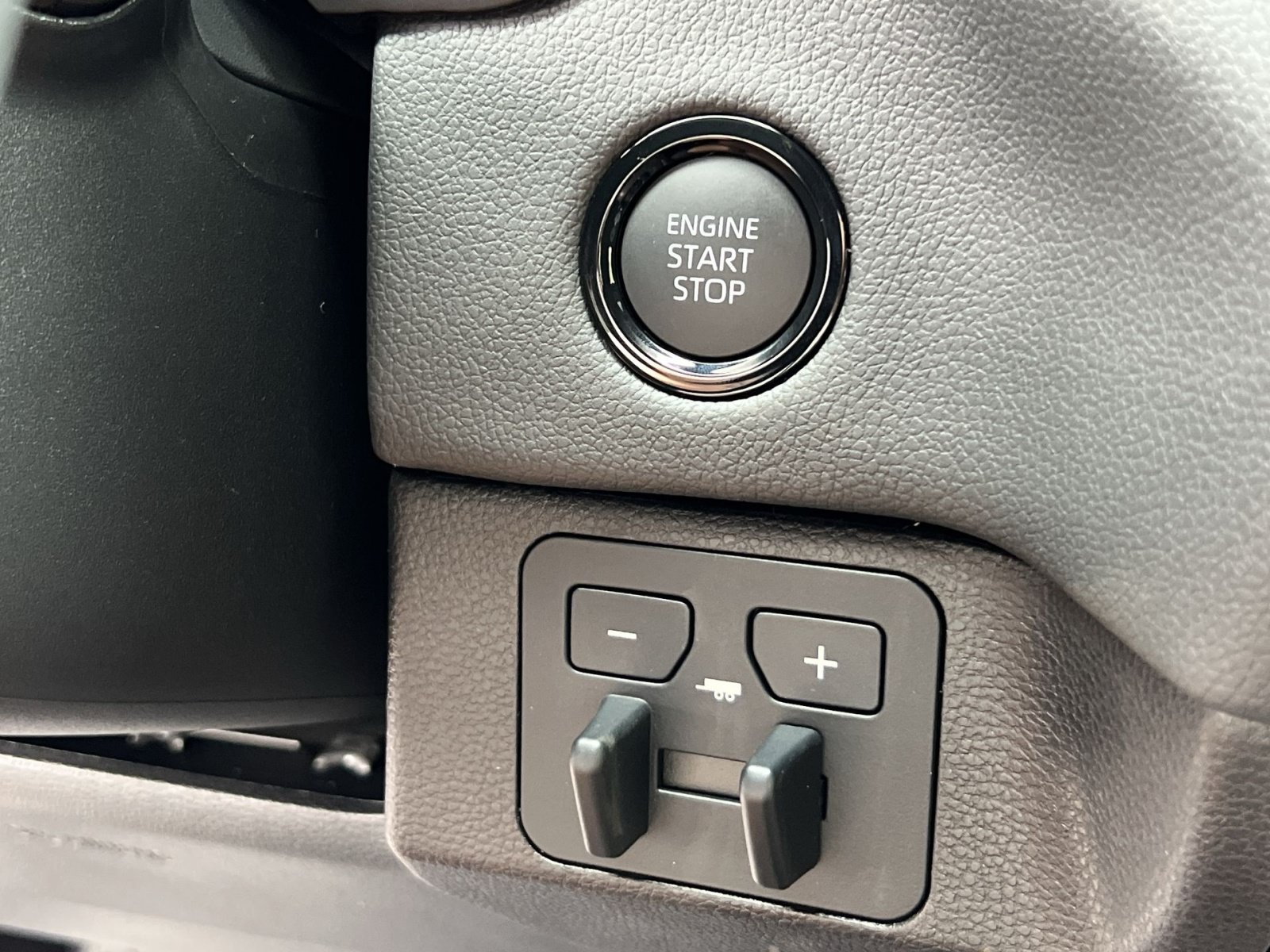 New 2026 Toyota Tundra Limited AWD/4WD image 27