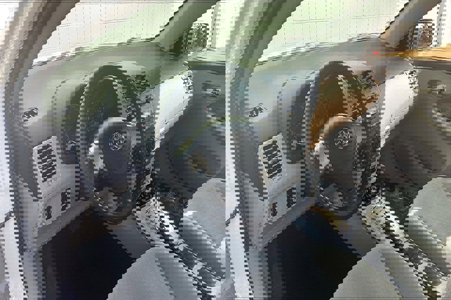 Used 2011 Toyota Corolla LE image 18