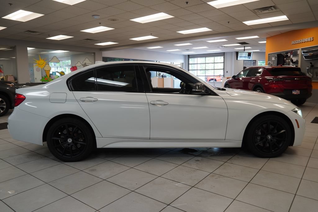 Used 2017 BMW 340i xDrive Sedan AWD/4WD image 13