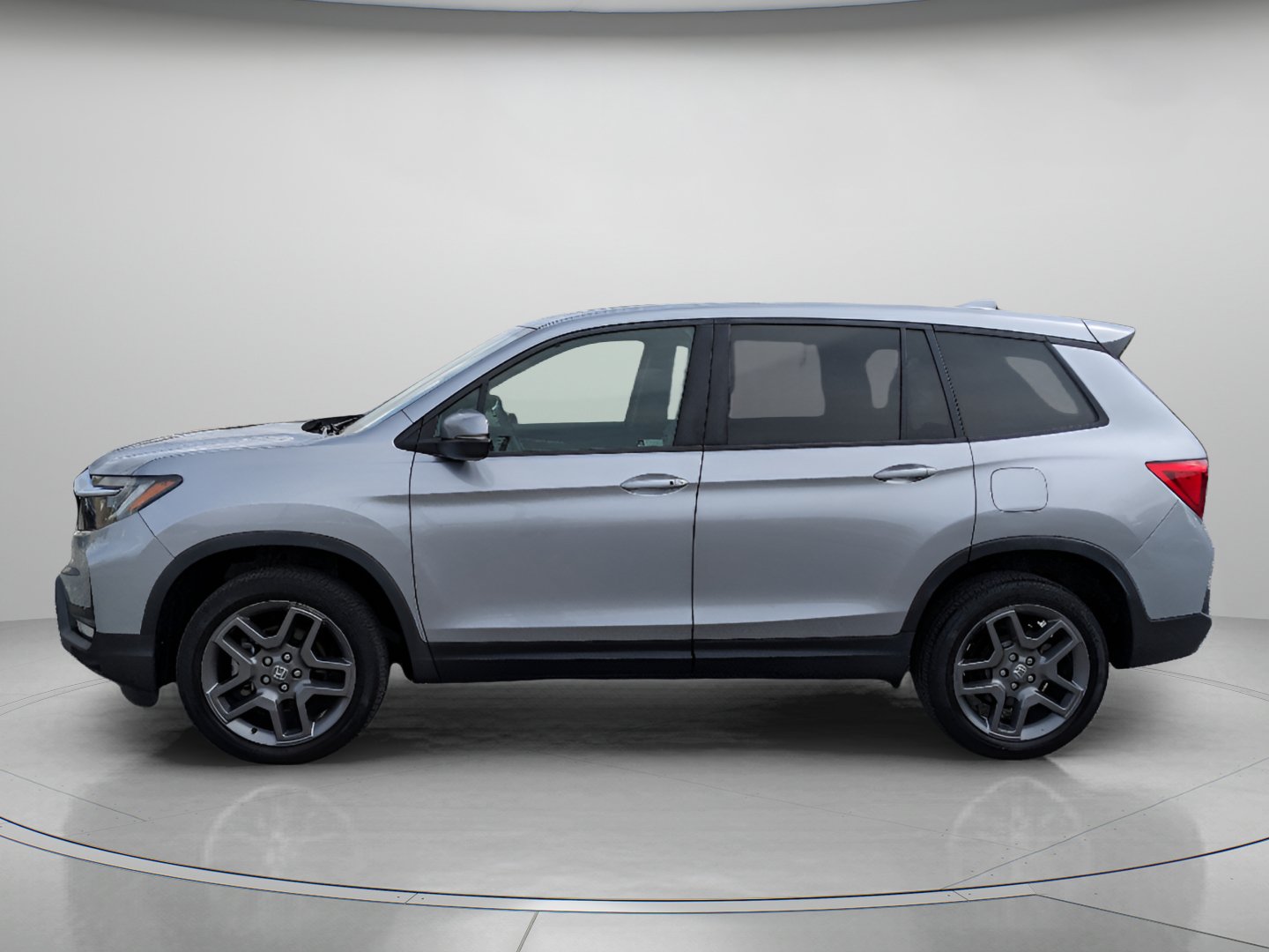 Used 2023 Honda Passport EX-L image 5