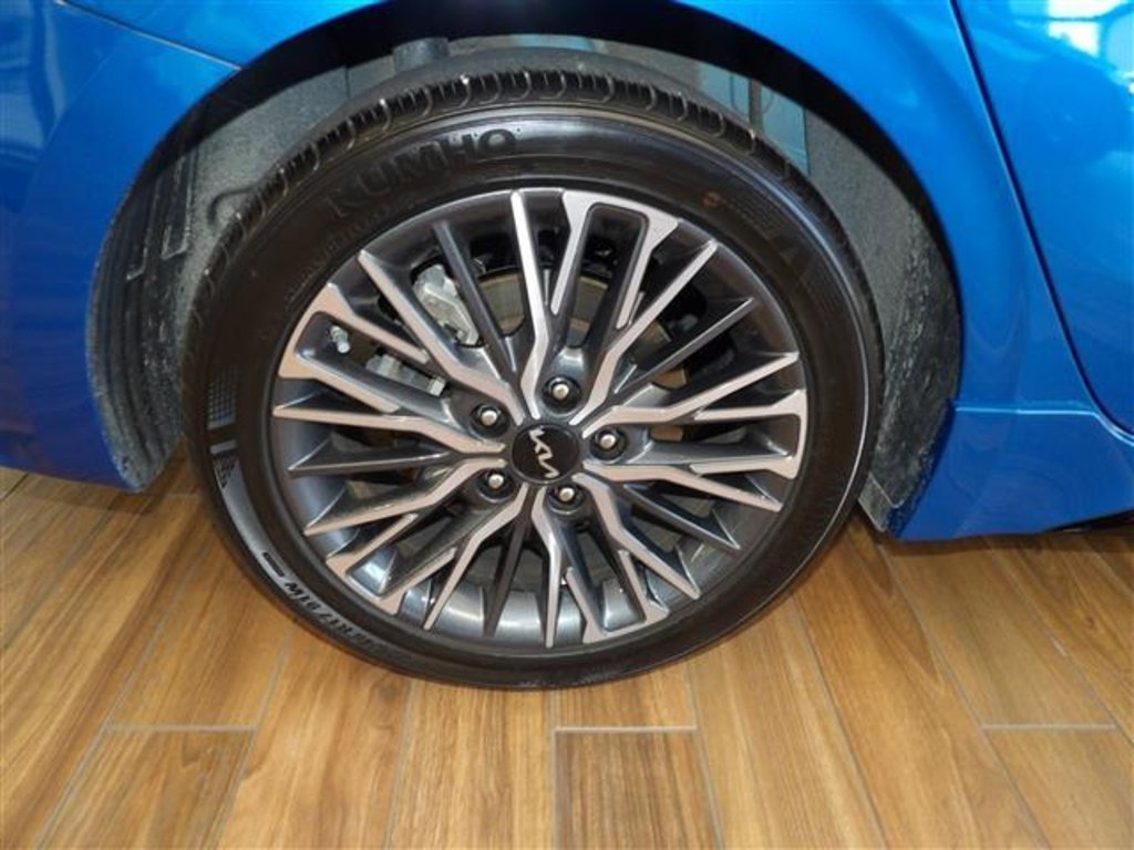 Used 2023 Kia Forte GT-Line w/ GT-Line Premium Package image 5