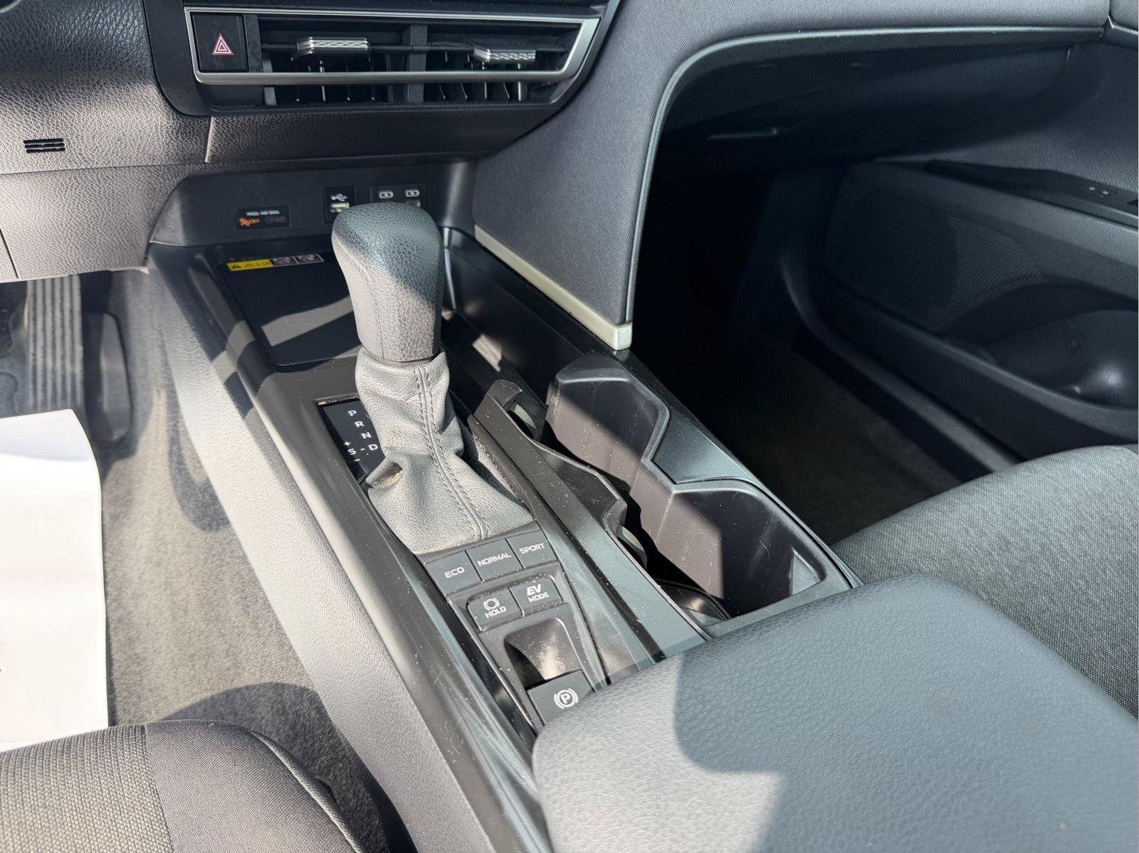 Used 2025 Toyota Camry LE FWD image 19