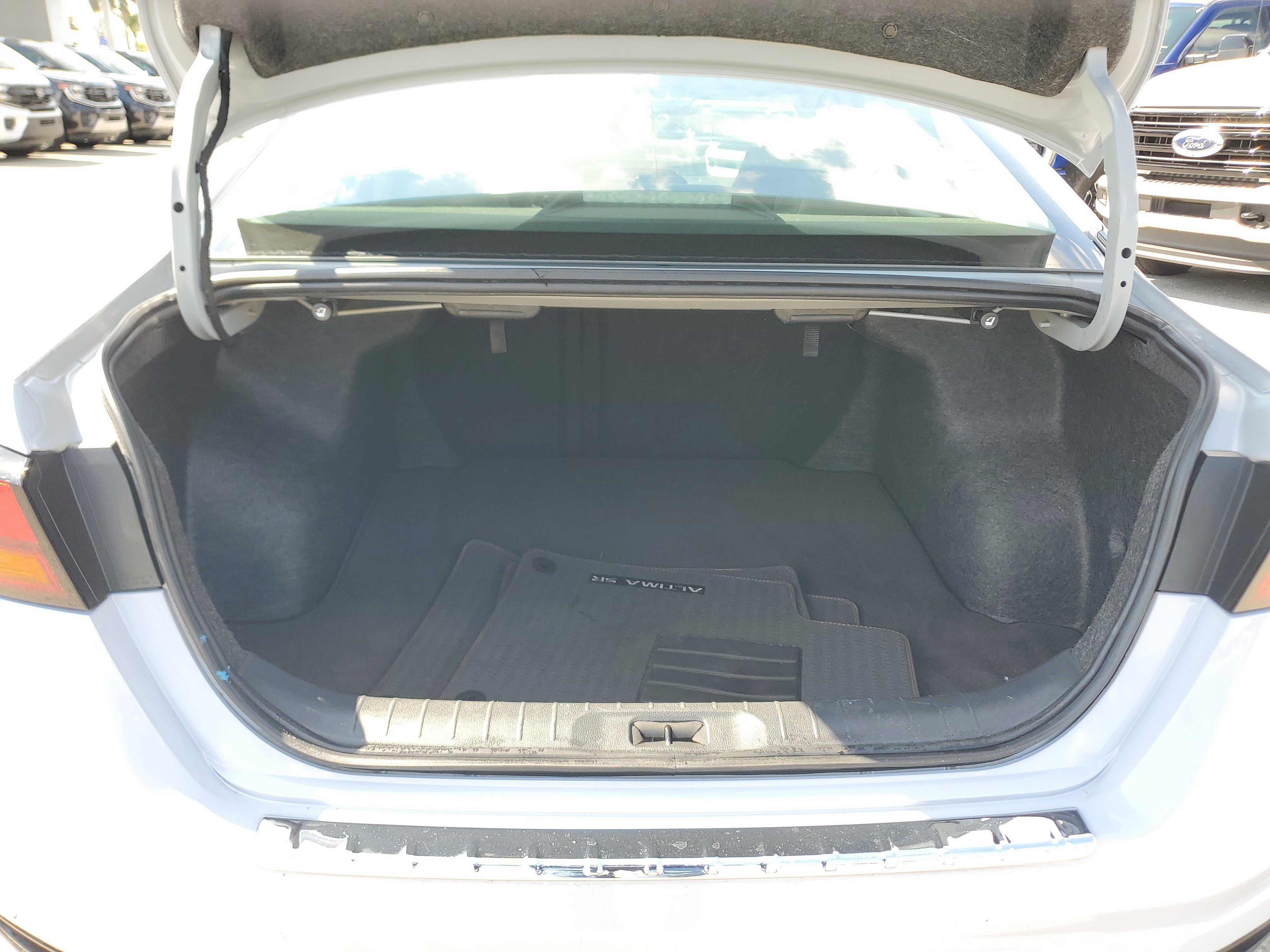 Used 2024 Nissan Altima 2.5 SR w/ SR Premium Package image 29