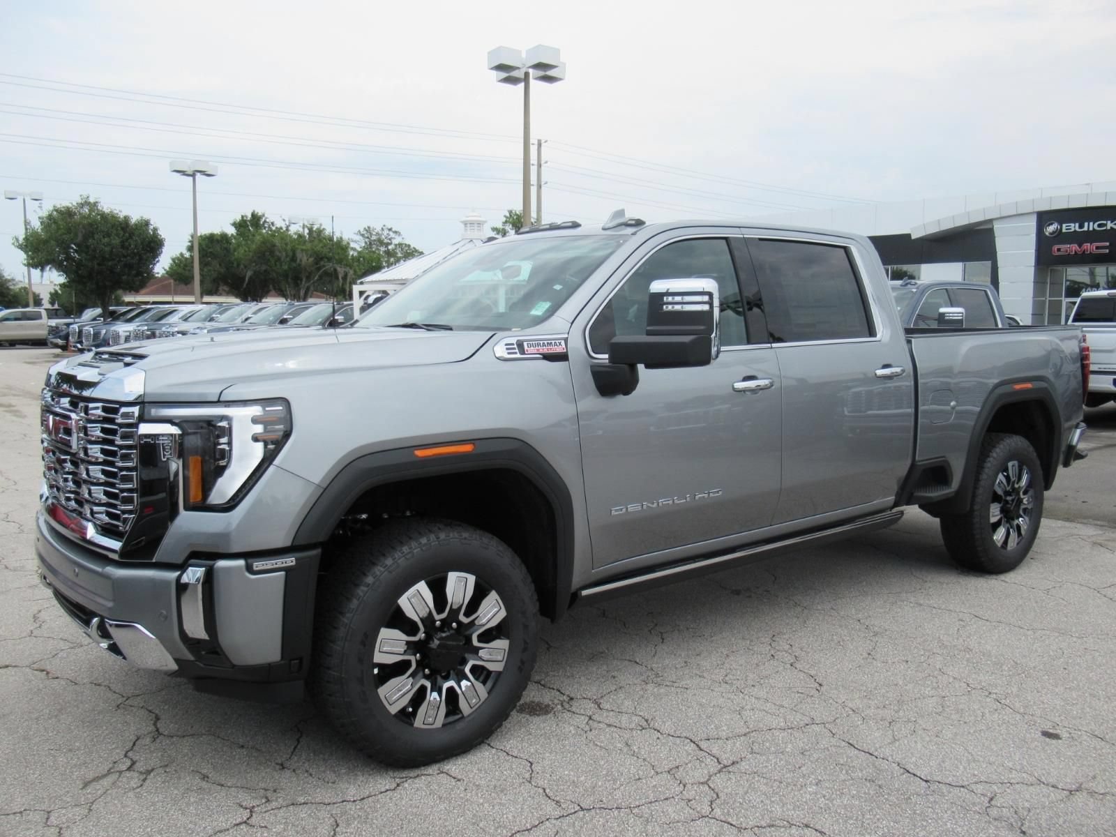 New 2026 GMC Sierra 2500 Denali w/ Denali Reserve Package AWD/4WD image 4