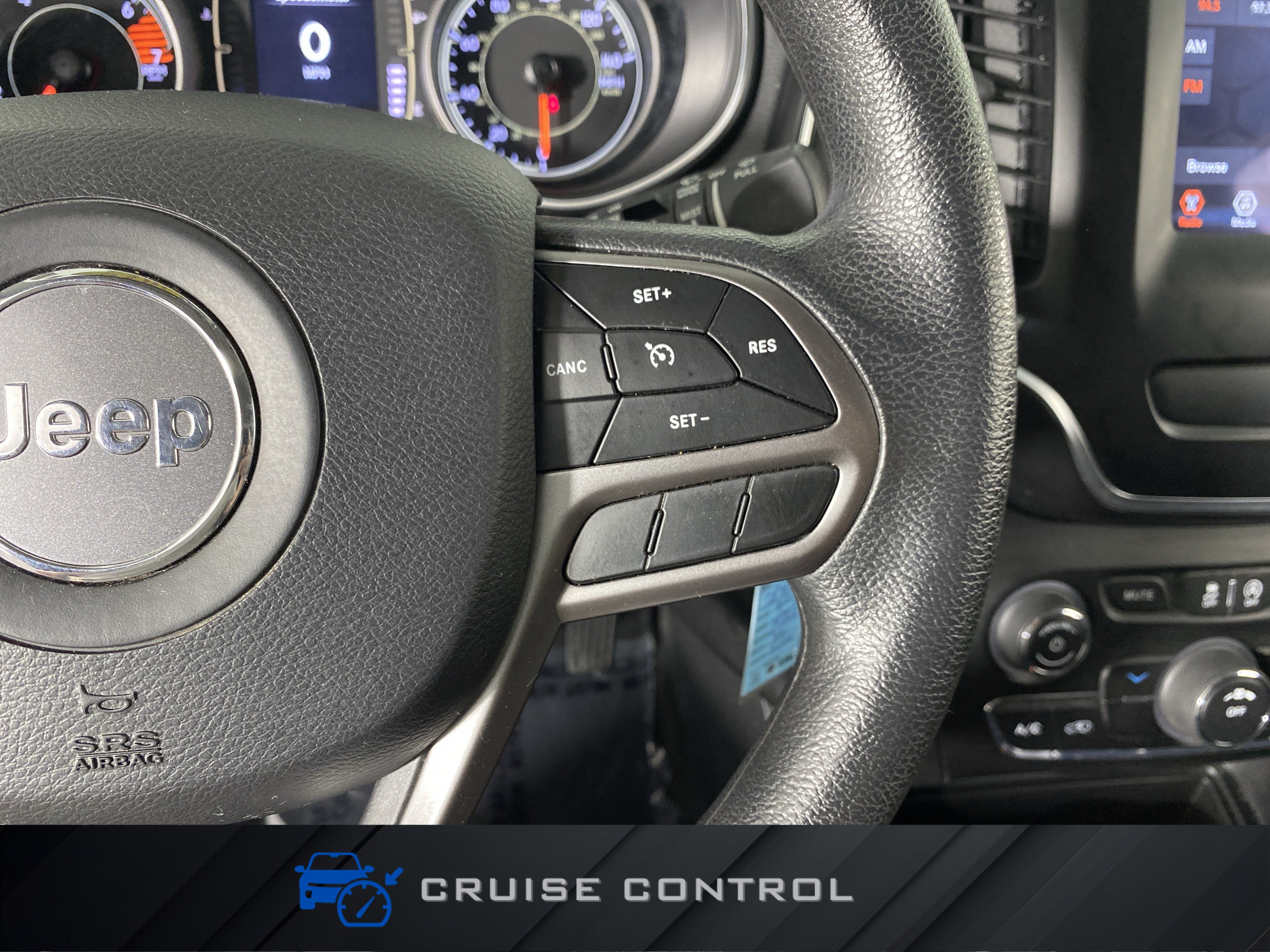 Used 2019 Jeep Cherokee Latitude w/ Popular Appearance Group AWD/4WD image 23