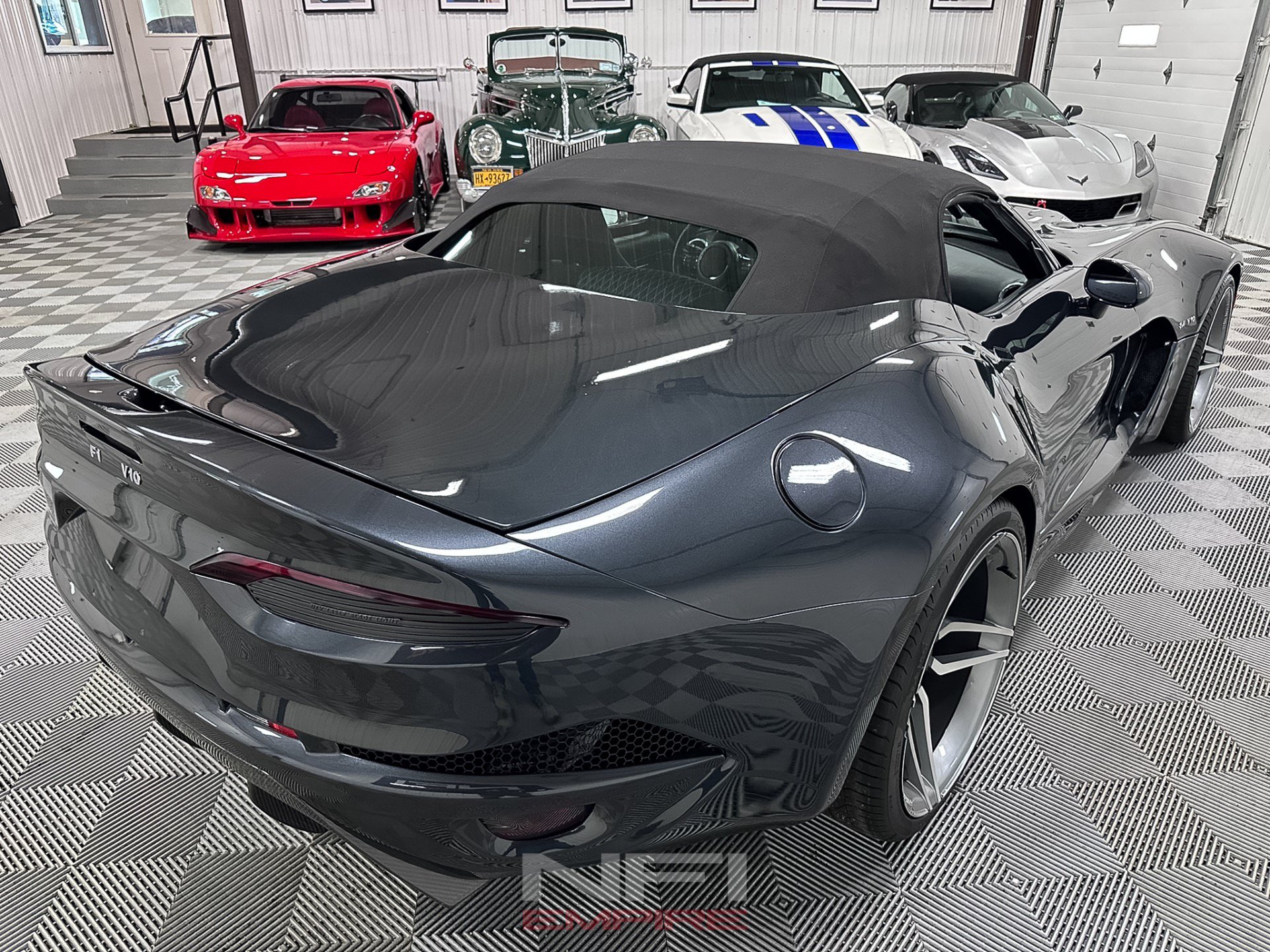 Used 2014 SRT Viper GTS w/ GTS Laguna Interior Package RWD image 15