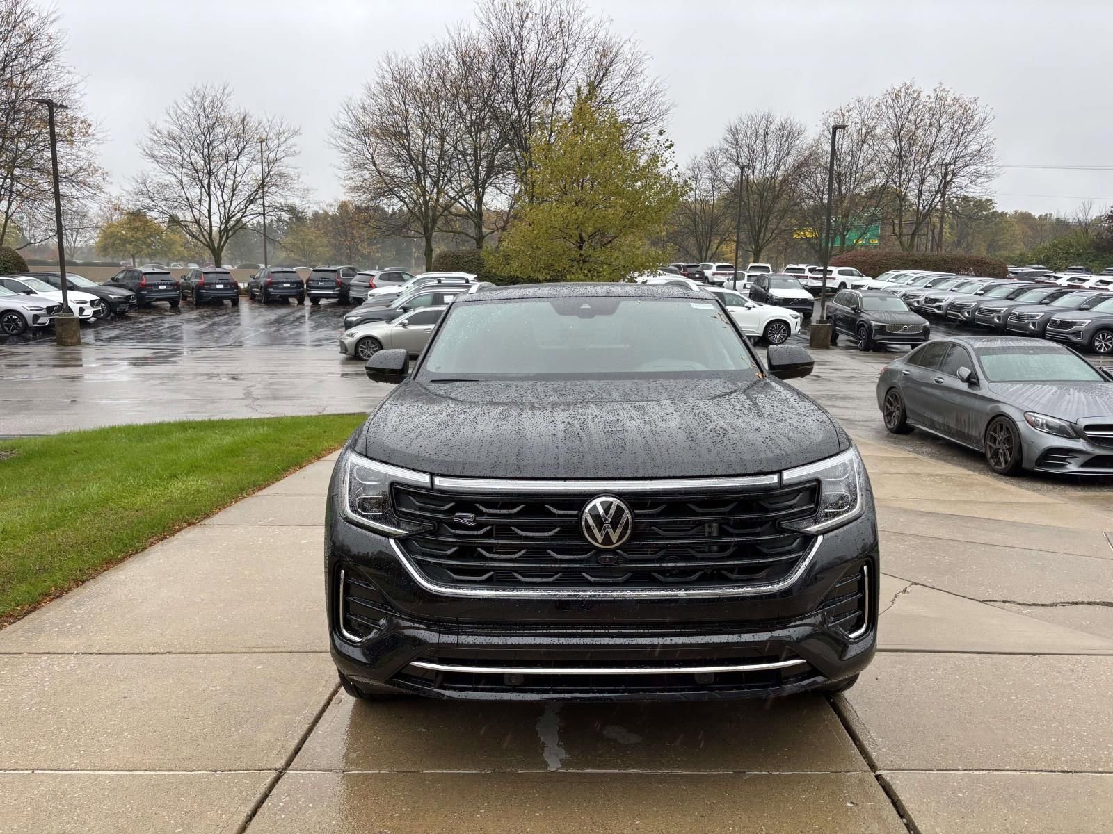 New 2026 Volkswagen Atlas Cross Sport SEL Premium R-Line image 2