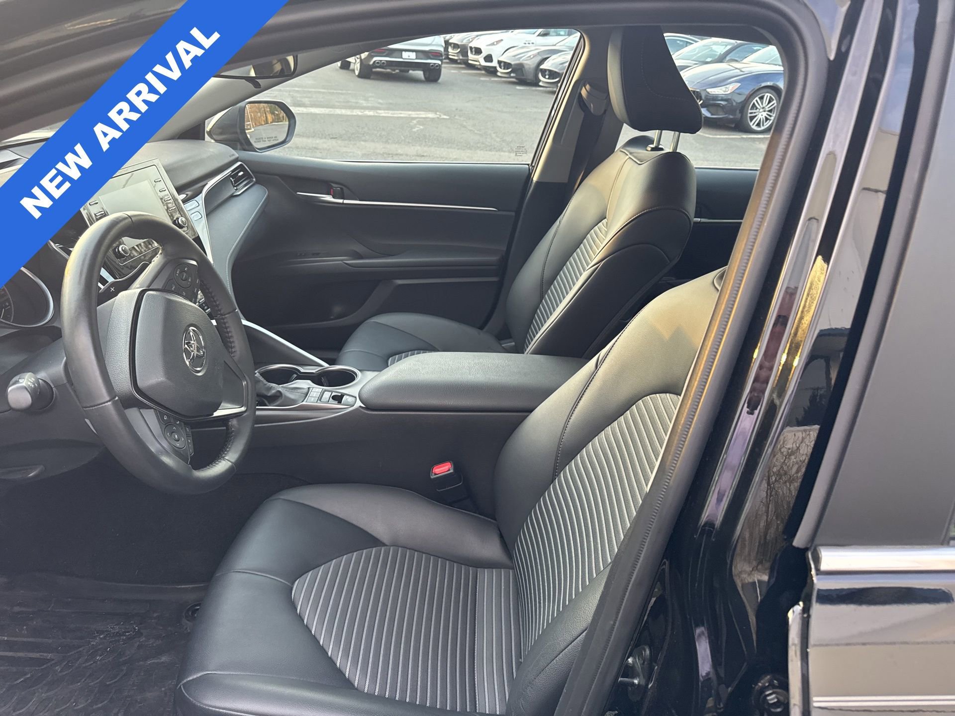 Used 2023 Toyota Camry SE w/ Blackout Package (TMS) image 6