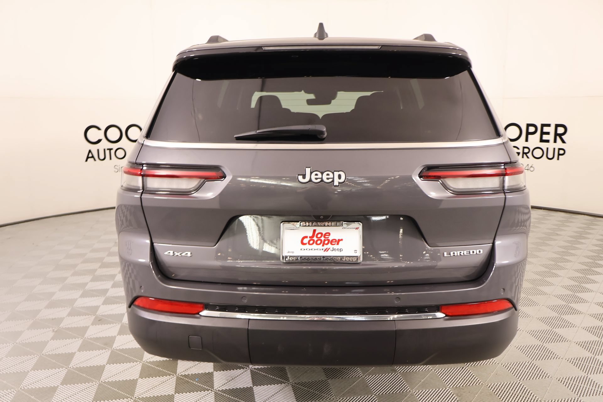 Used 2025 Jeep Grand Cherokee L Laredo AWD/4WD image 21