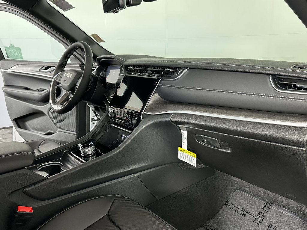 New 2025 Jeep Grand Cherokee Limited image 23