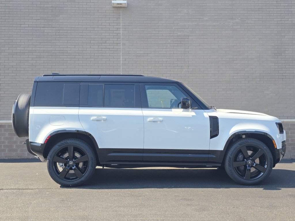 New 2025 Land Rover Defender 110 X-Dynamic SE image 41