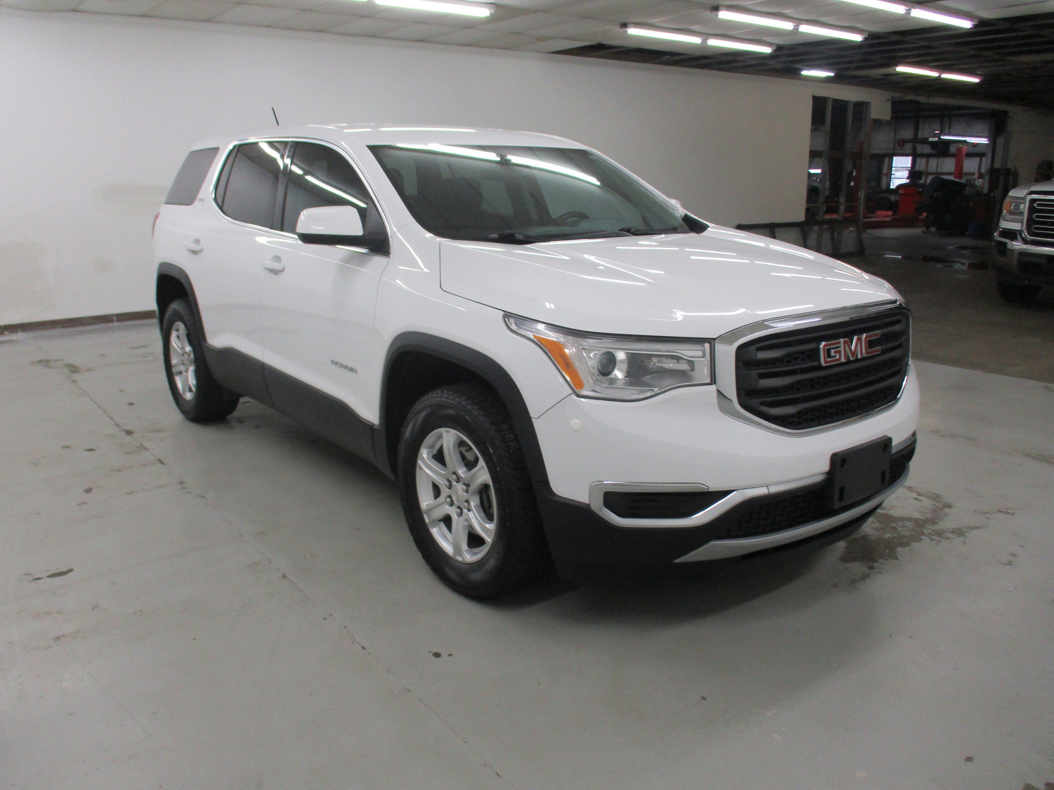 Used 2019 GMC Acadia SLE image 3