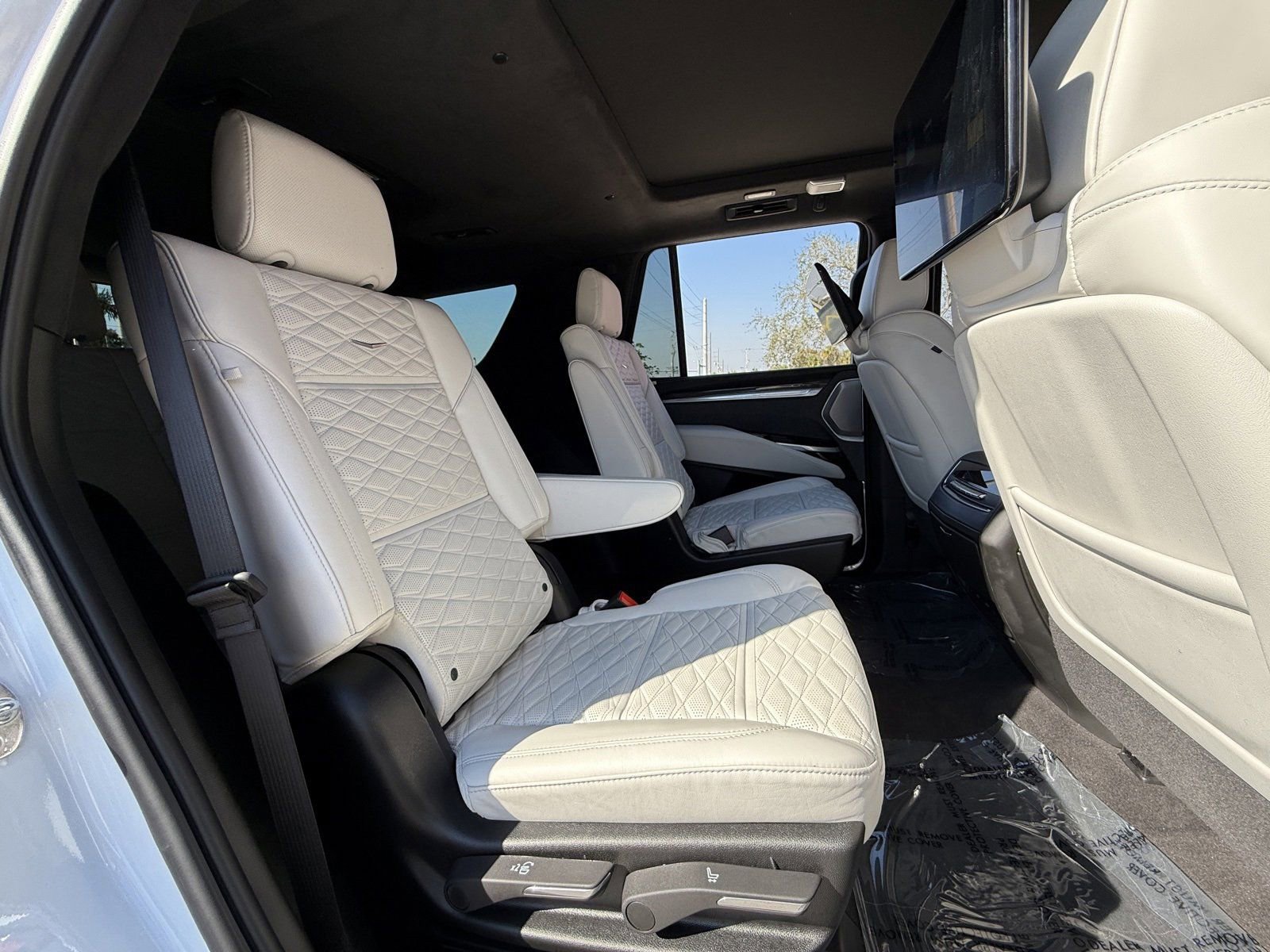 Used 2026 Cadillac Escalade V w/ LPO, ONYX Package image 19