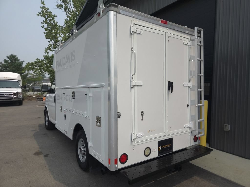 Used 2015 GMC Savana 3500 RWD image 3