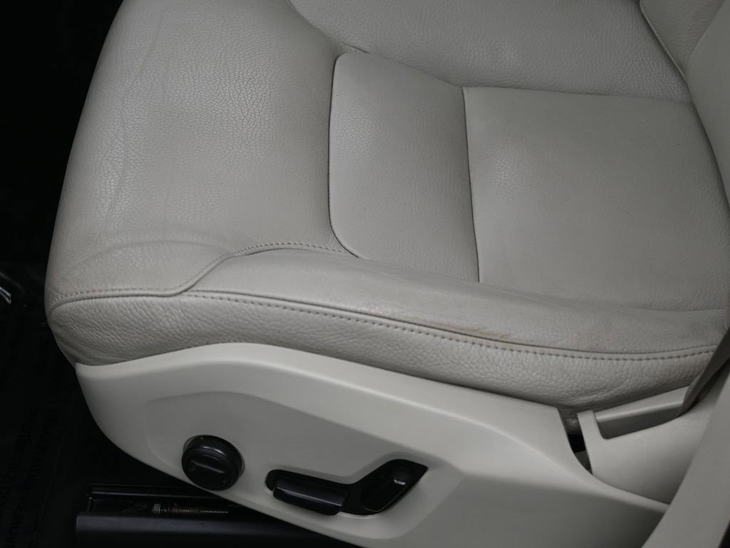 Used 2021 Volvo XC90 T6 Momentum w/ Advanced Package image 16