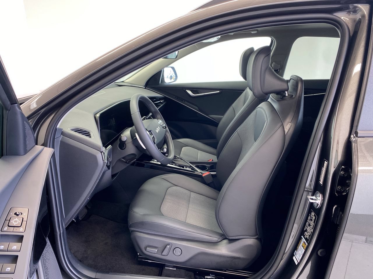 New 2026 Kia Niro EX w/ EX Premium Package FWD image 16