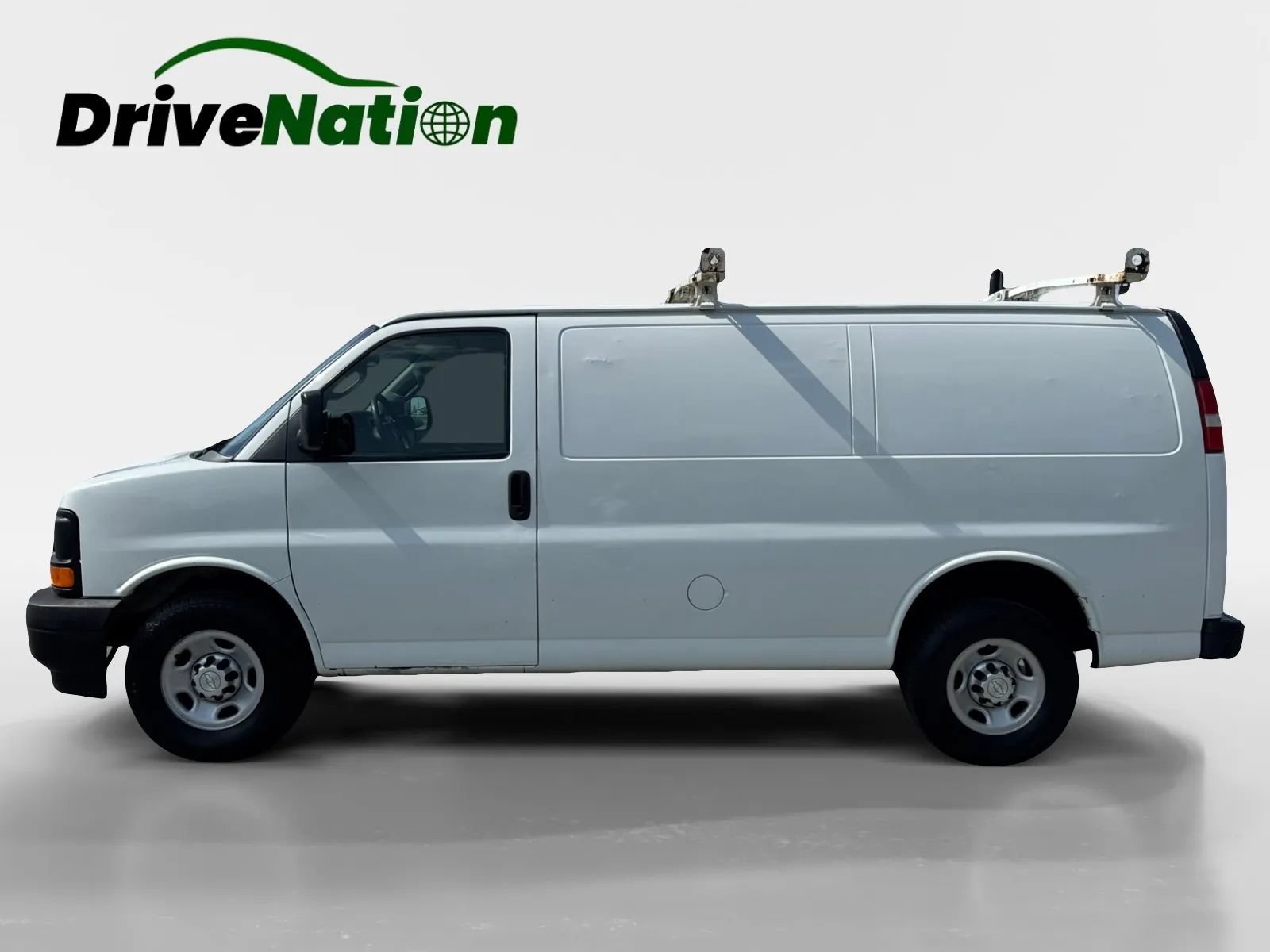 Used 2017 Chevrolet Express 2500 RWD image 8