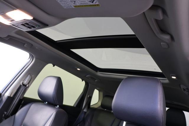 Used 2025 Nissan Rogue SL w/ SL Premium Package image 19