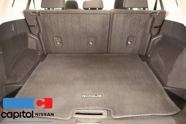 Certified 2024 Nissan Rogue SV FWD image 25