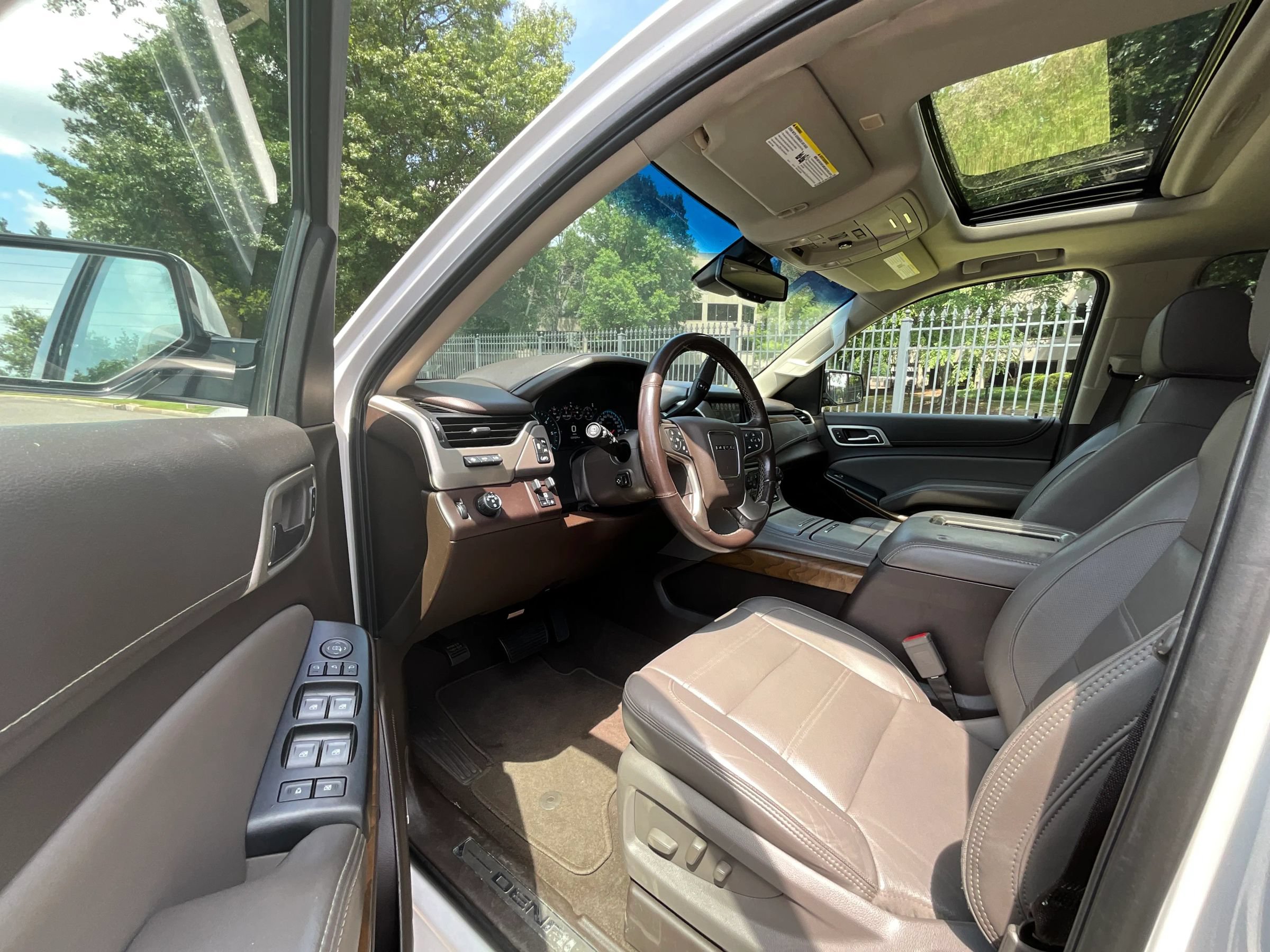 Used 2020 GMC Yukon Denali w/ Open Road Package RWD image 10