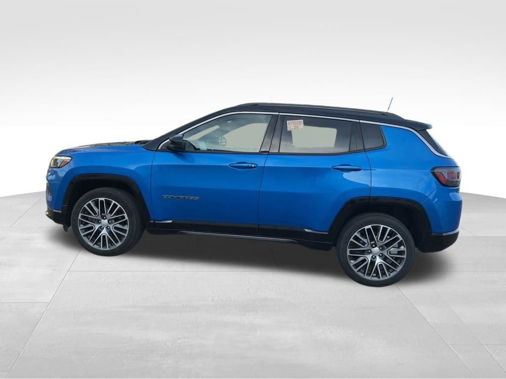Used 2023 Jeep Compass Limited w/ Elite Group image 8