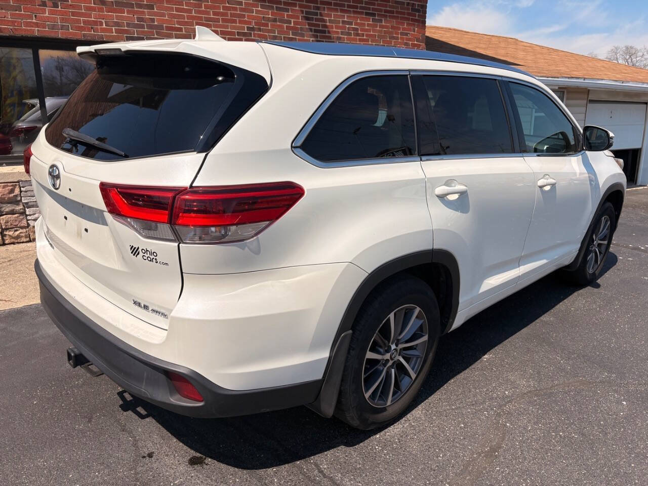 Used 2017 Toyota Highlander XLE AWD/4WD image 5
