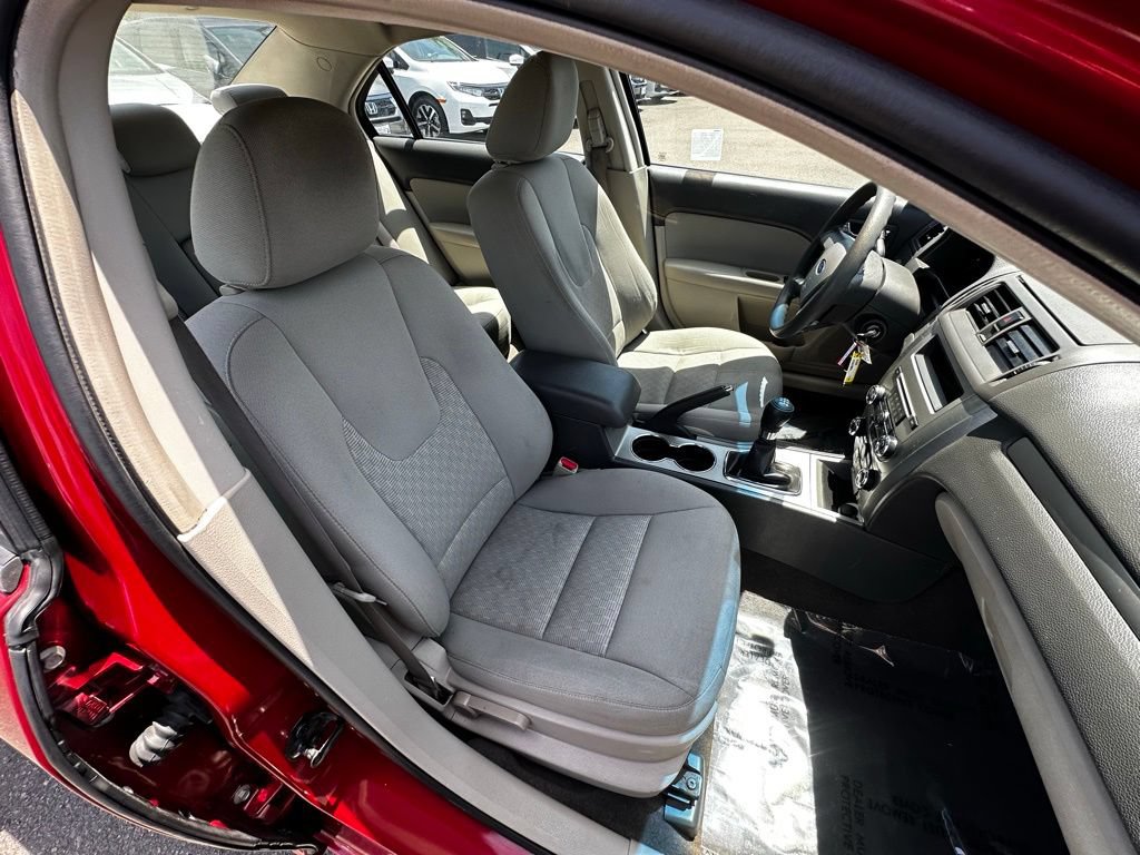 Used 2010 Ford Fusion SE FWD image 12