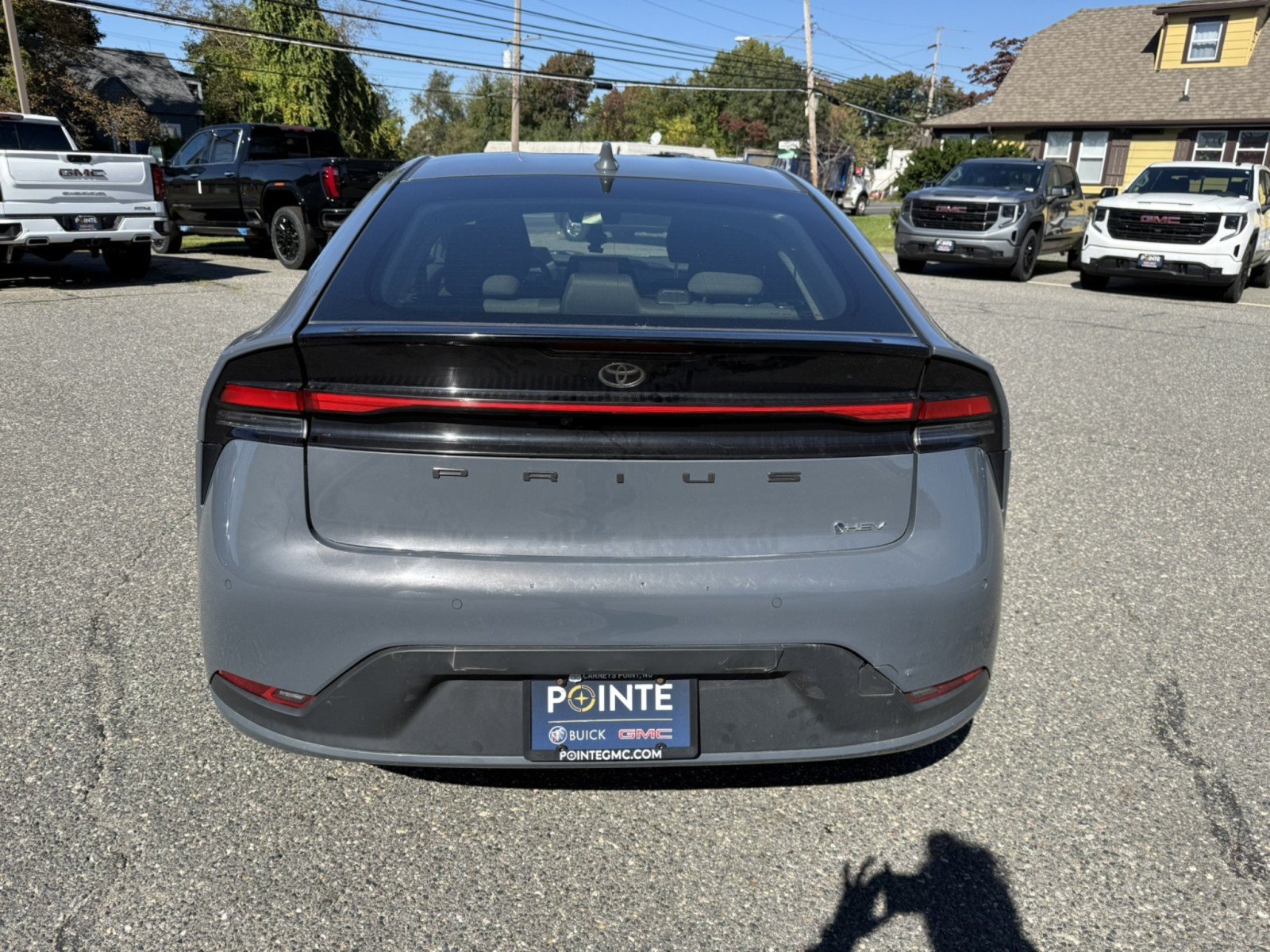 Used 2024 Toyota Prius LE FWD image 4