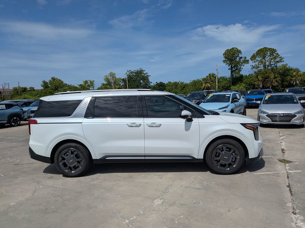 Certified 2026 Kia Carnival SX FWD image 9