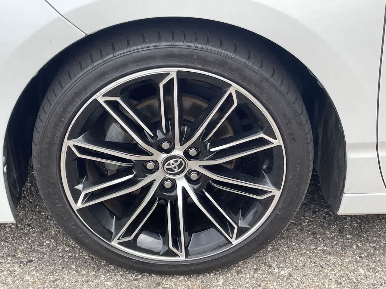 Used 2019 Toyota Avalon Touring FWD image 37