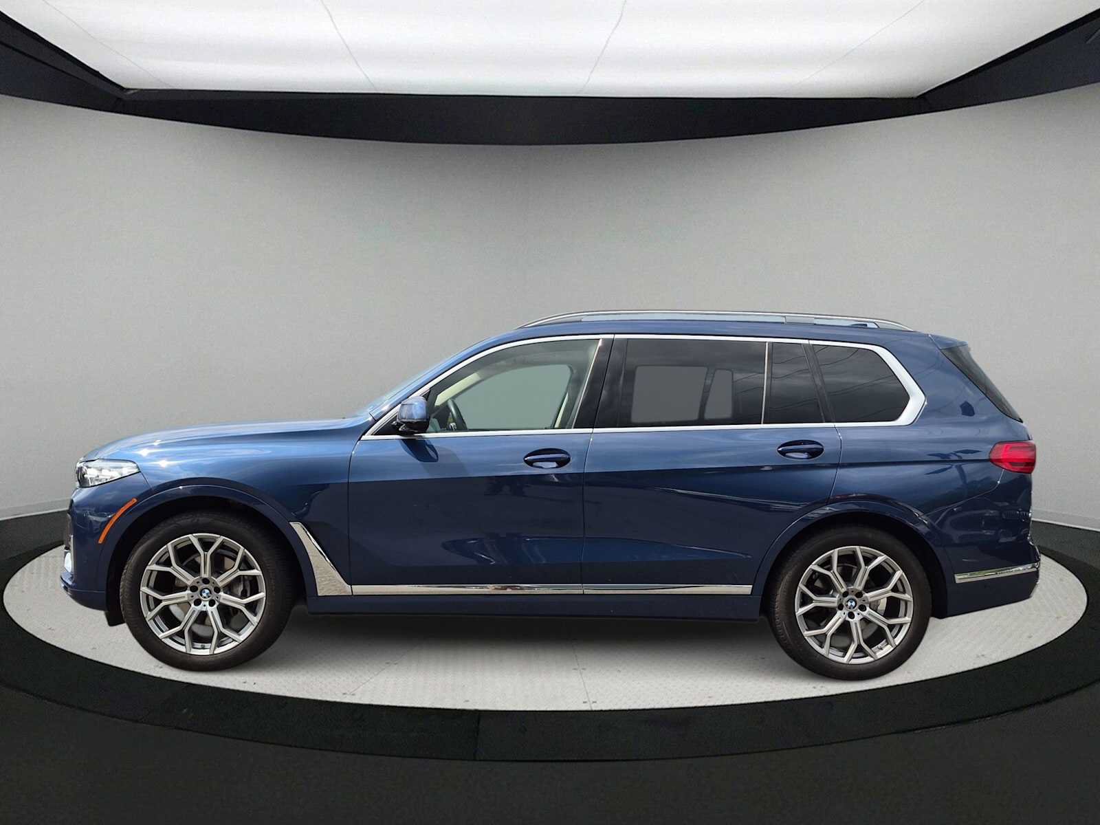 Used 2022 BMW X7 xDrive40i w/ Premium Package AWD/4WD image 5