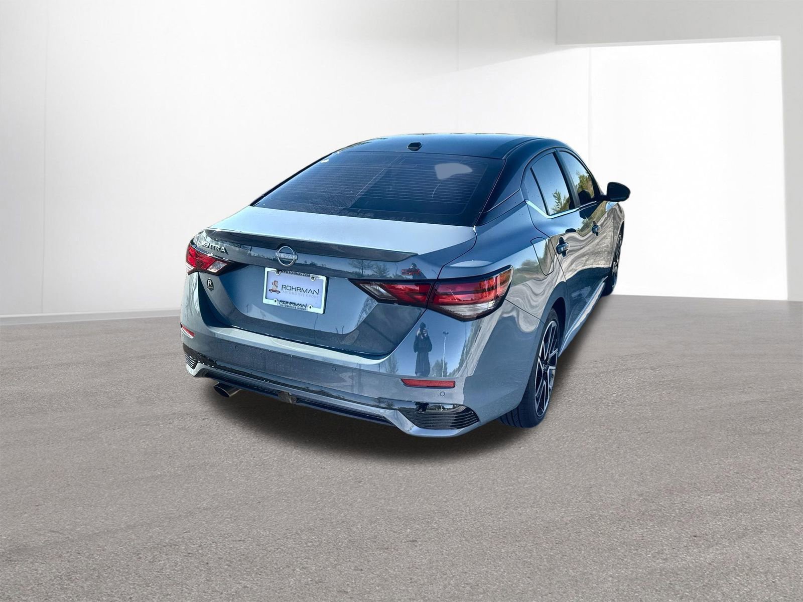 Certified 2025 Nissan Sentra SR FWD image 4