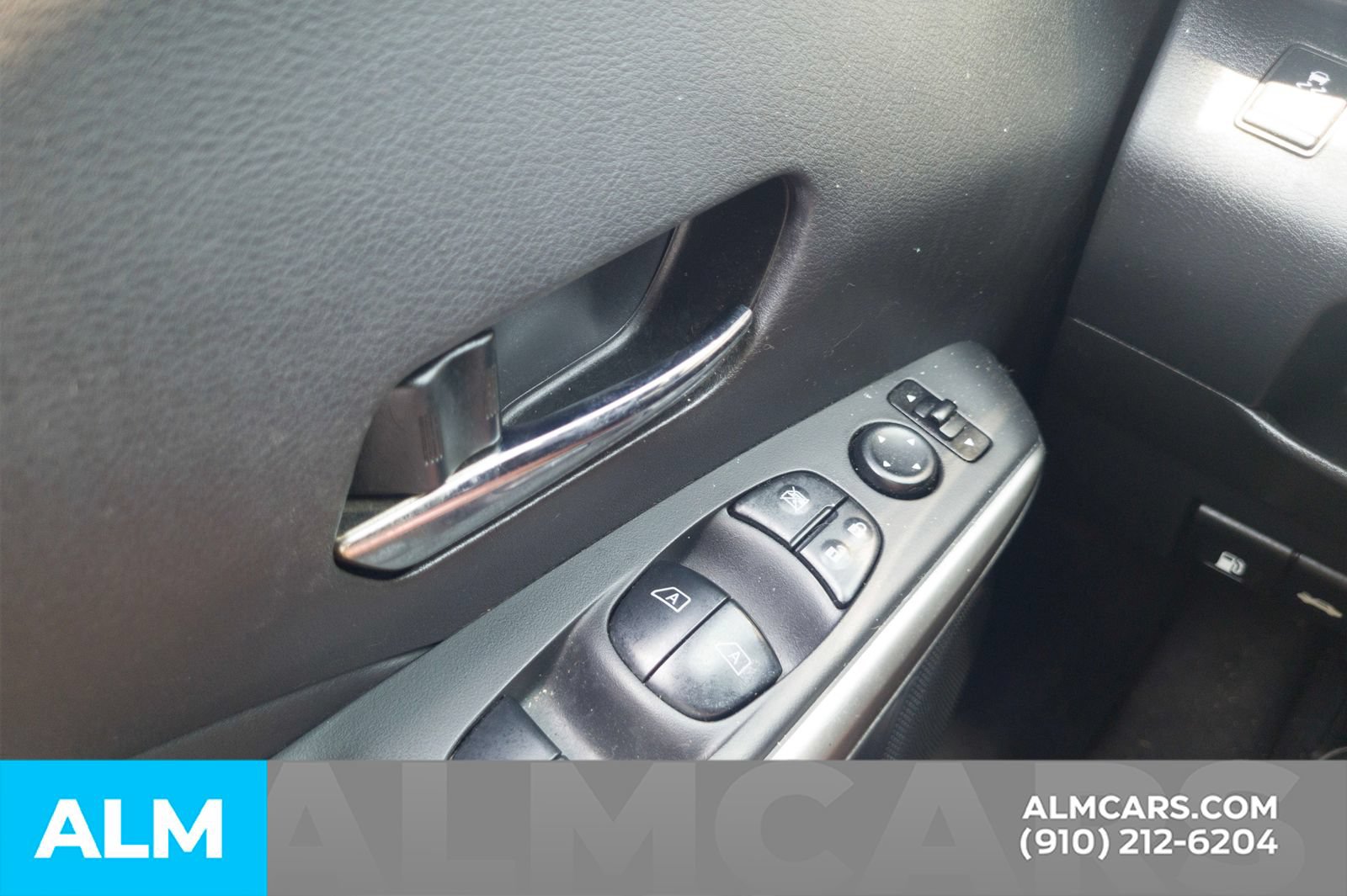 Used 2019 Nissan Kicks S FWD image 15