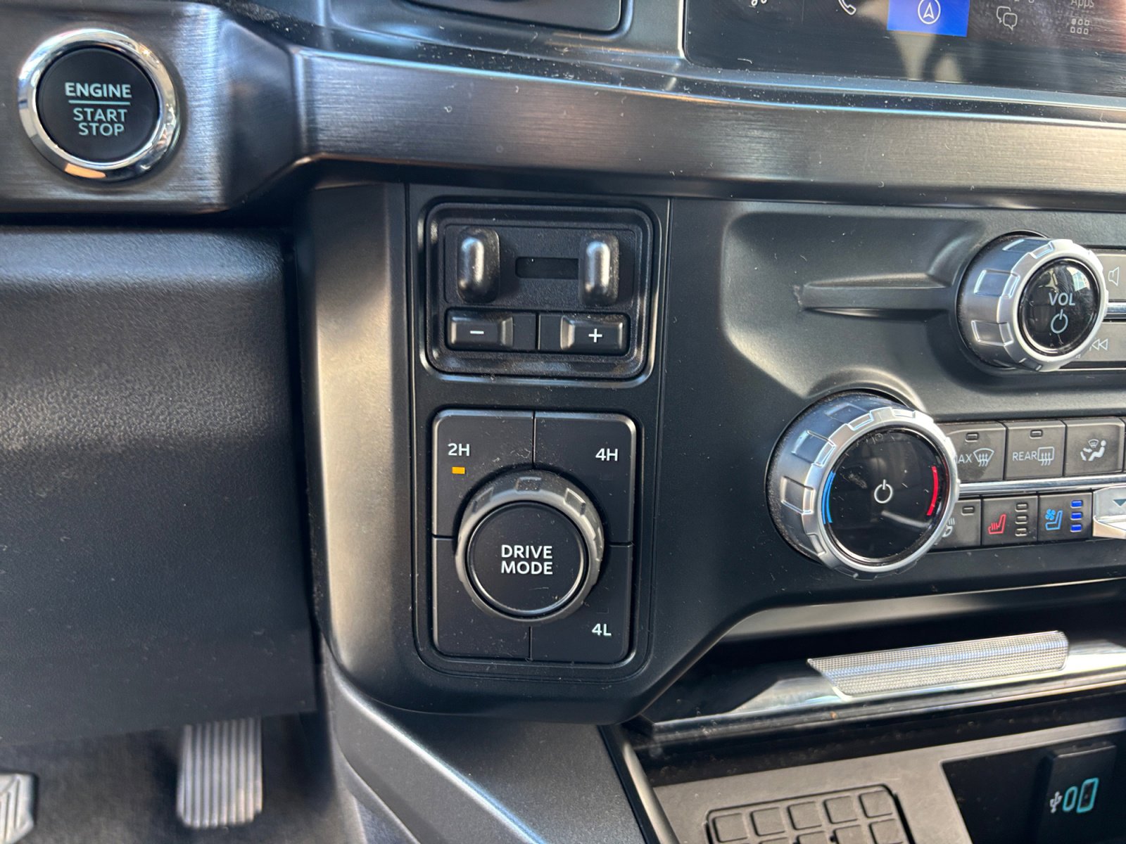 Used 2023 Ford F450 Lariat w/ Lariat Ultimate Package image 31