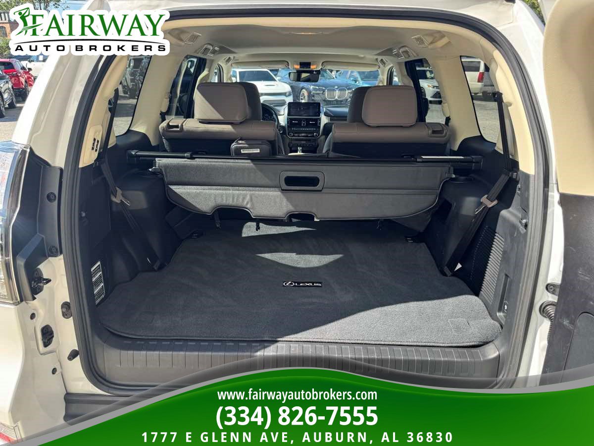 Used 2023 Lexus GX 460 Premium w/ Accessory Package AWD/4WD image 28
