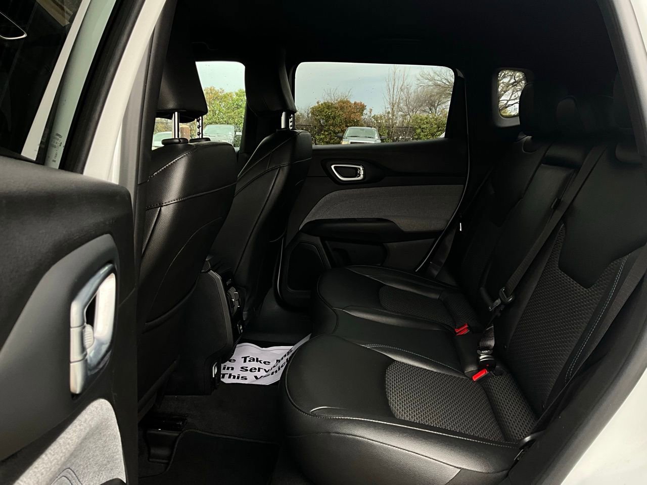 Used 2025 Jeep Compass Latitude AWD/4WD image 11