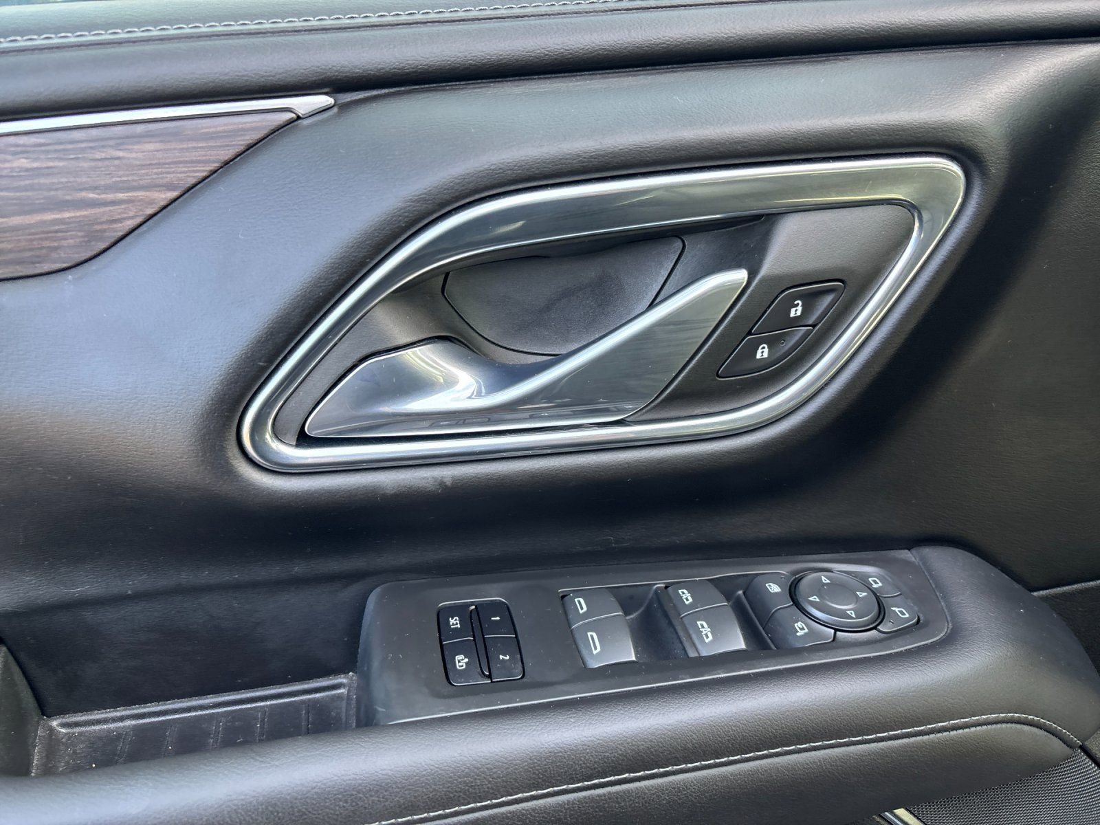 Used 2023 Chevrolet Tahoe LT w/ Luxury Package image 11