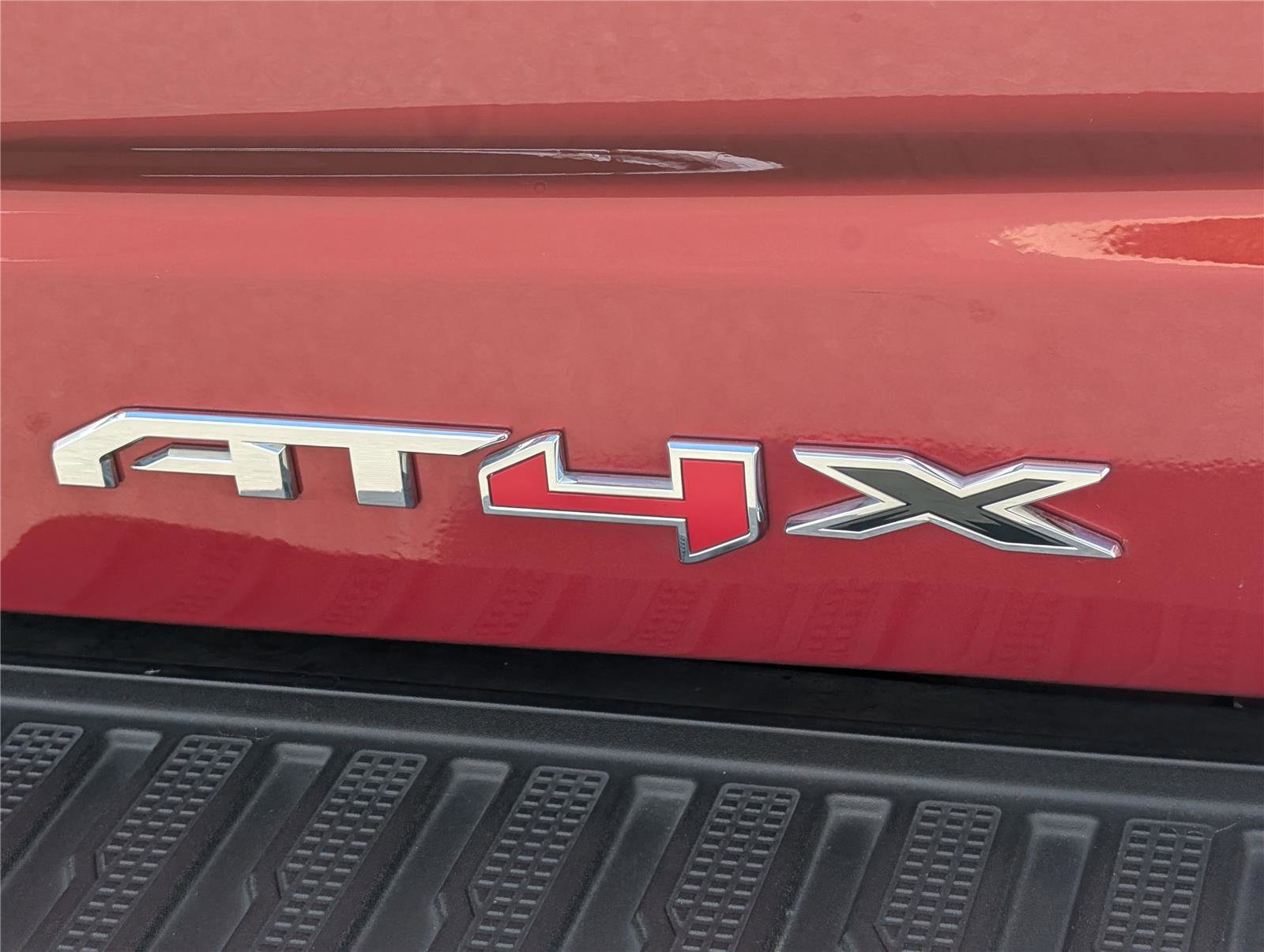 Used 2024 GMC Sierra 1500 AT4X w/ AT4X AEV Edition image 9